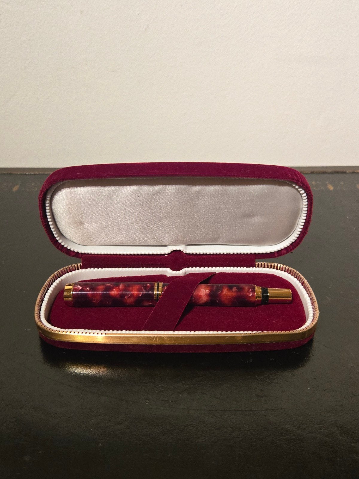Luxe vintage vulpen – Rood/bordeaux gemarmerd – Werkend, Overige merken, Met doosje, Ophalen of Verzenden, Zo goed als nieuw
