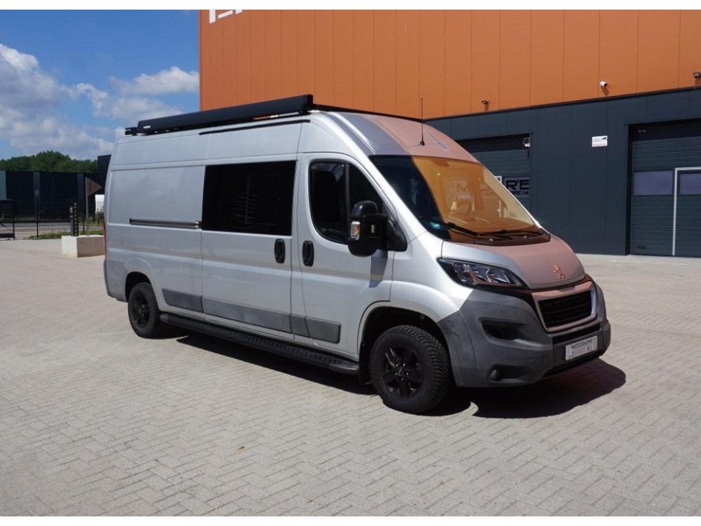 Peugeot Boxer 2016 voor 5 personen met lage km stand!, Overige merken, Buscamper of Camperbus, Bedrijf, Verwarmde buitenspiegels