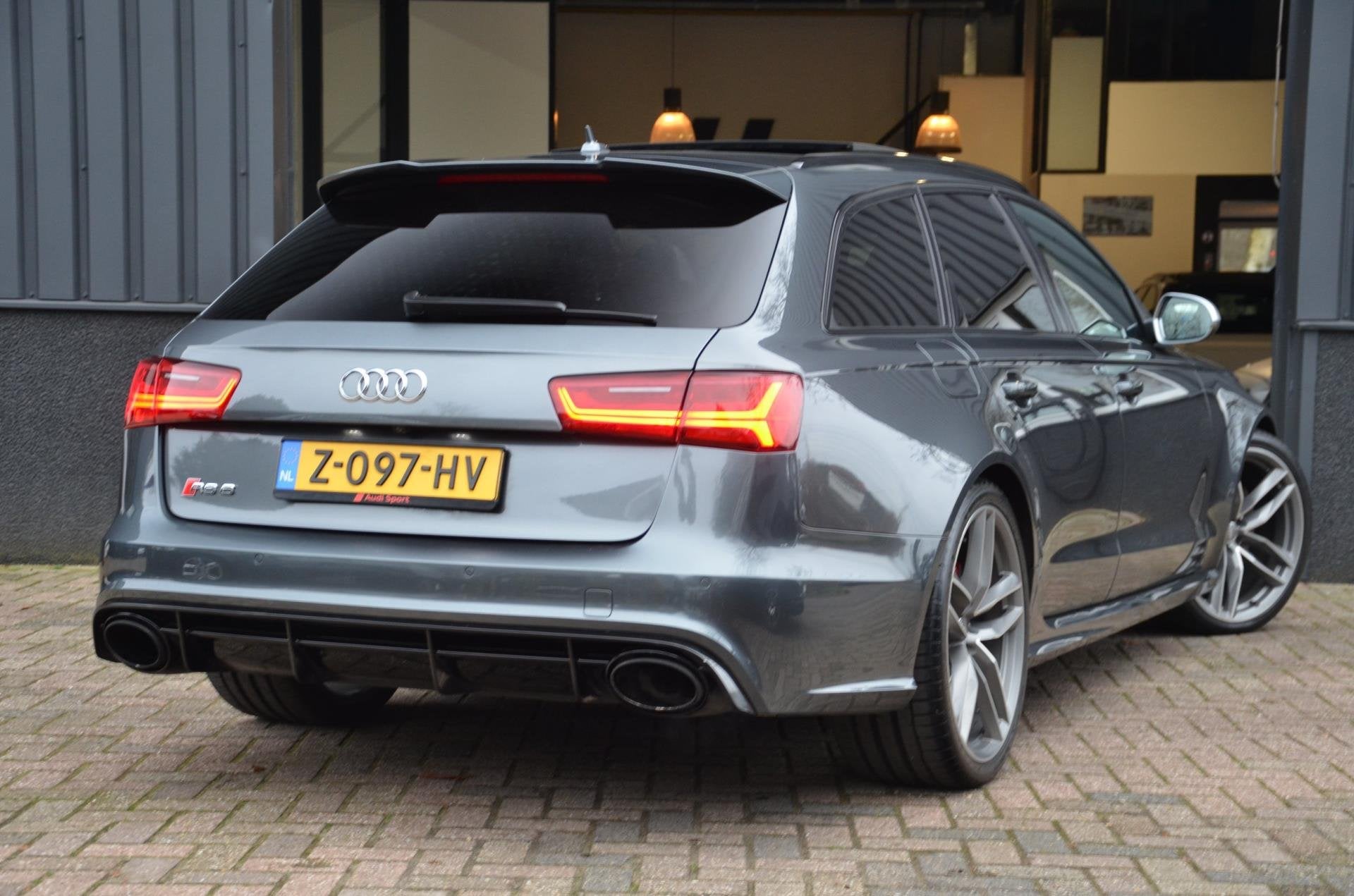 Audi RS6 Avant 4.0 TFSI quattro ProLine Plus Pano|CarPlay|B&, Auto's, Automaat, Gebruikt, Parkeerassistent, 3993 cc