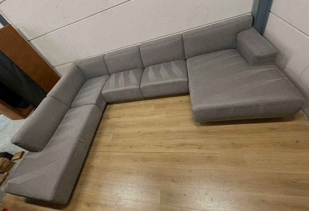 Mooie luxe grote suede grijze montel hoekbank - GEREINIGD!!!, Huis en Inrichting, Ophalen, Luxe, Hoekbank, 300 cm of meer
