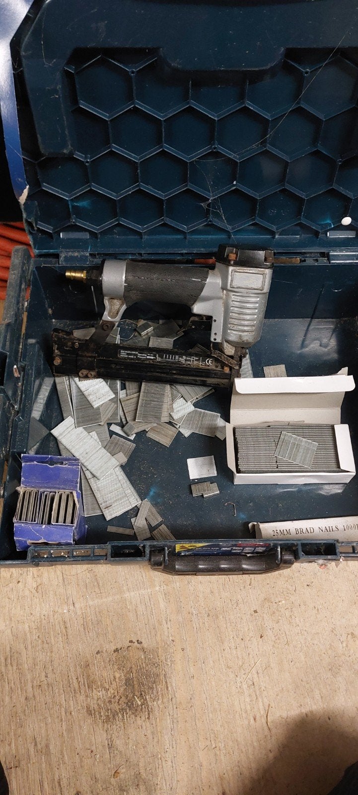 lucht afwerk tacker brad nailer, Ophalen