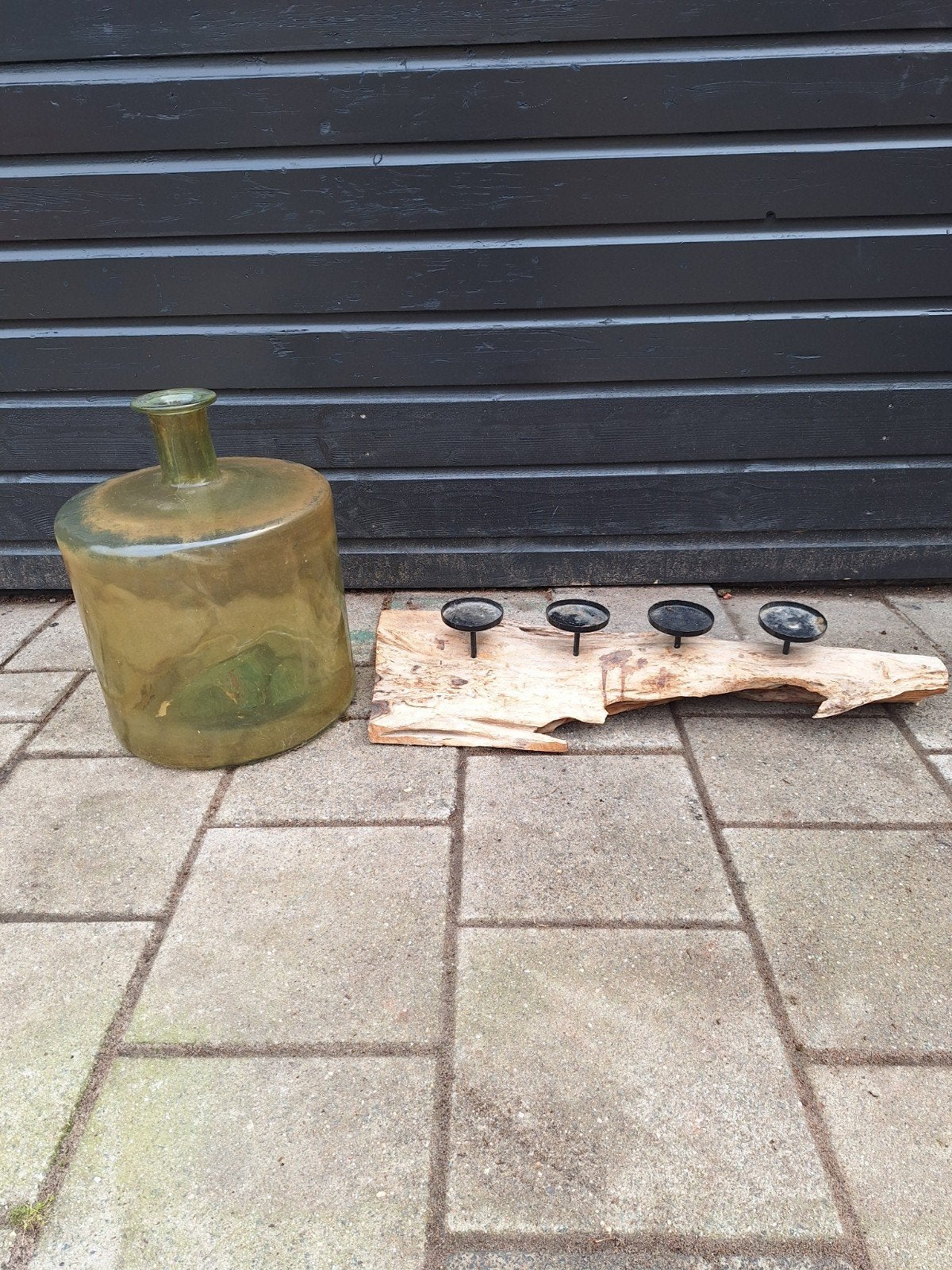 Grote glazen fles met houten theelichthouder, Ophalen