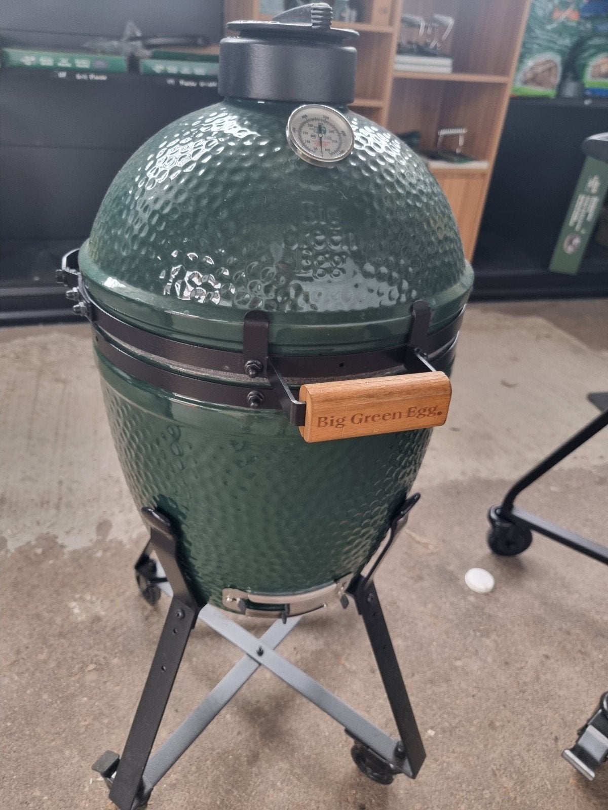 Big Green Egg Smal showroommodel, compleet met accessoires, Ophalen of Verzenden