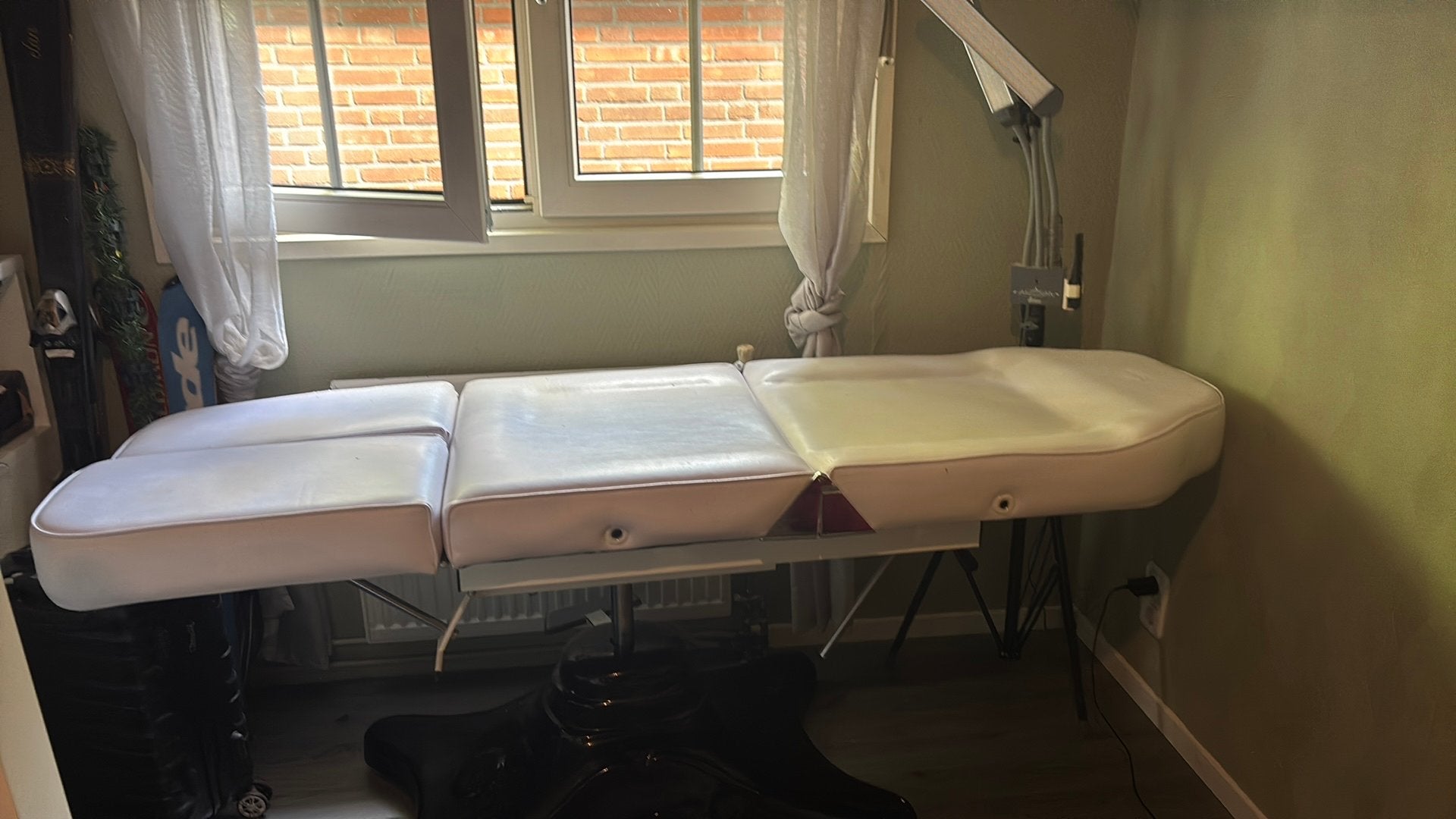 Behandelbank/stoel, Ophalen, Zo goed als nieuw, Massagestoel of Kussen