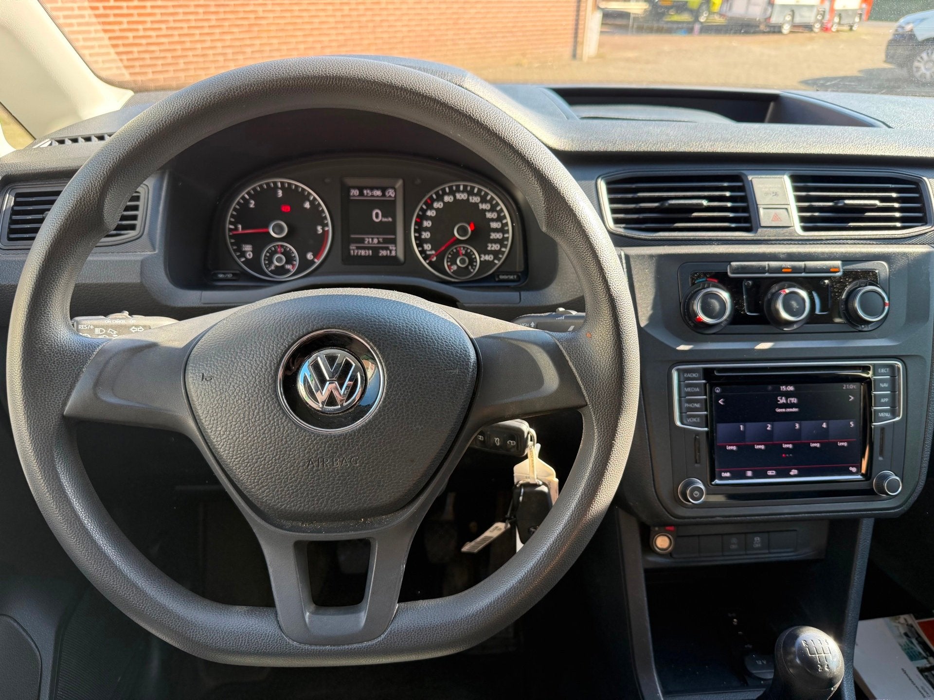 Volkswagen Caddy 2.0 TDI Carplay airco cruise euro 6 optione, Voorwielaandrijving, Gebruikt, Euro 6, 4 cilinders