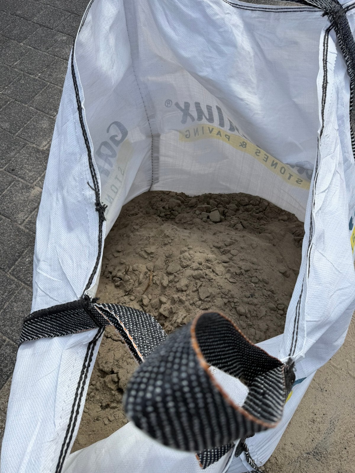 Tegels en zand gratis op te halen, Tuin en Terras, Ophalen, Zo goed als nieuw, Ophoogzand