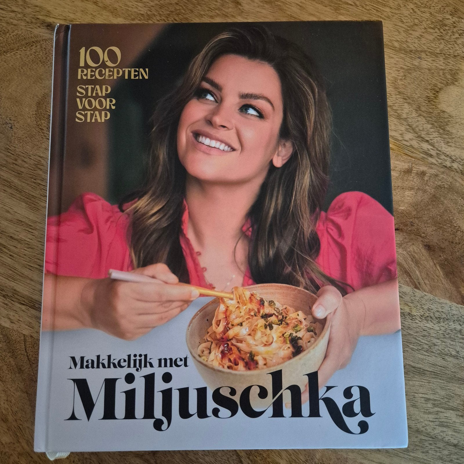 Mmmakkelijk met Miljuschka - Kookboek 100 Recepten, Boeken, Miljuschka Witzenhausen, Vegetarisch, Ophalen of Verzenden, Zo goed als nieuw