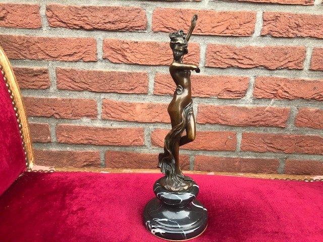 bronzen beeld, THE SCARF DANCER, Ophalen of Verzenden, Brons, 20 - 50 cm, Beeld