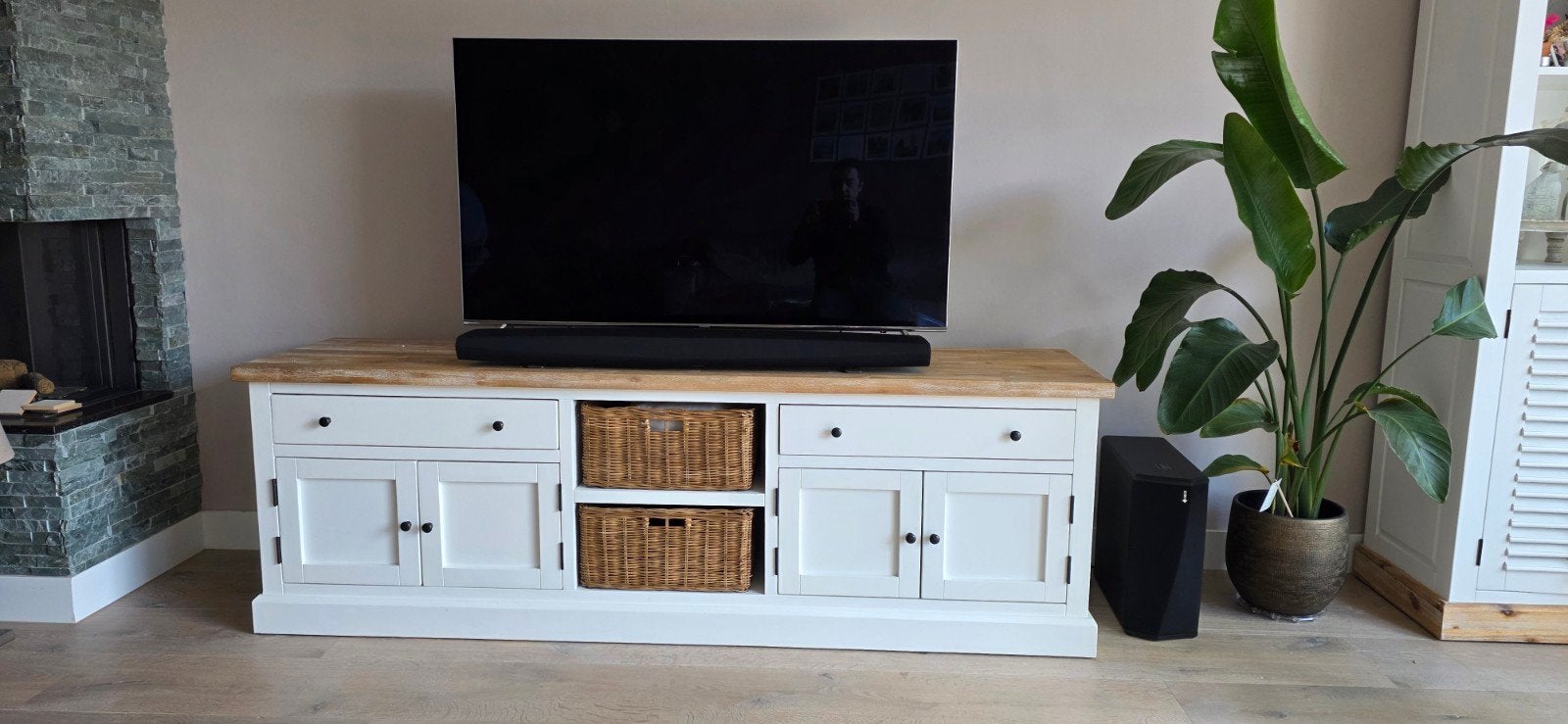 Landelijk tv dressoir Ans Woonshop, Huis en Inrichting, Kasten | Televisiemeubels, Ophalen of Verzenden, Zo goed als nieuw, 200 cm of meer