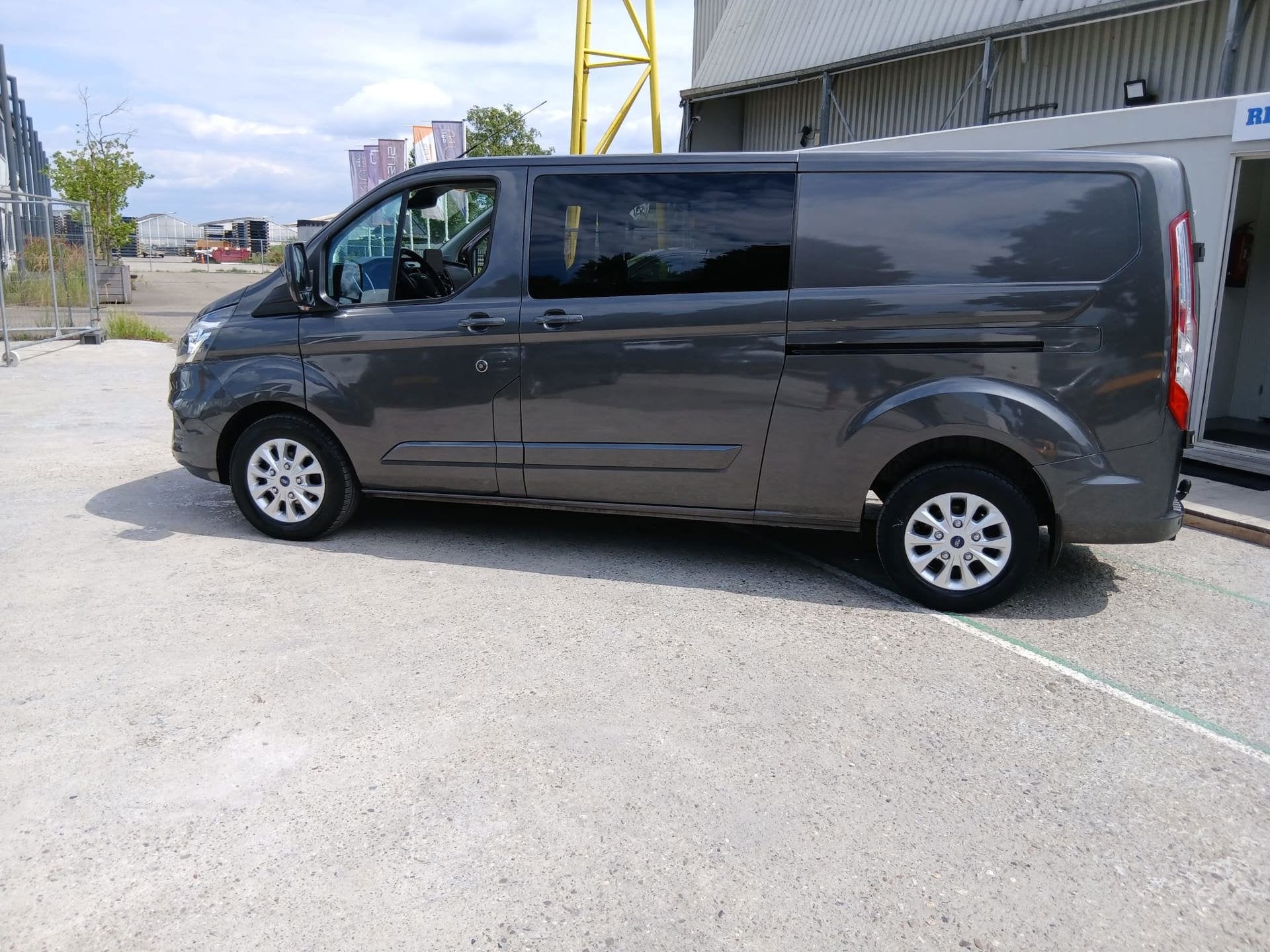 Ford Transit Custom 340 2.0 TDCI L2H1 Limited dubbel cabine, Auto's, 4 cilinders, Bedrijf, Diesel, Grijs