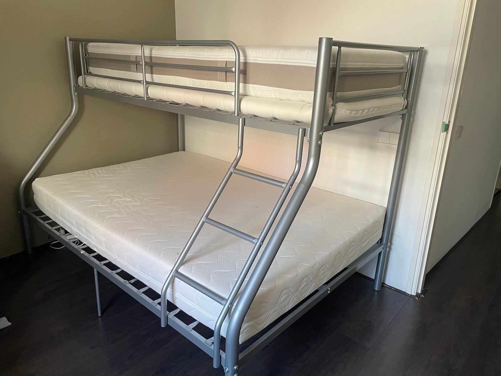 vidaXL Stapelbedframe metaal grijs 140x200 cm/90x200 cm, Huis en Inrichting, Slaapkamer | Stapelbedden en Hoogslapers, Ophalen