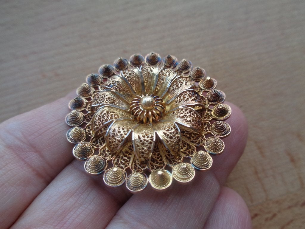 zilveren goud vergulde filigrain bloem broche [946], Verzenden, Zilver, Broche, Verguld