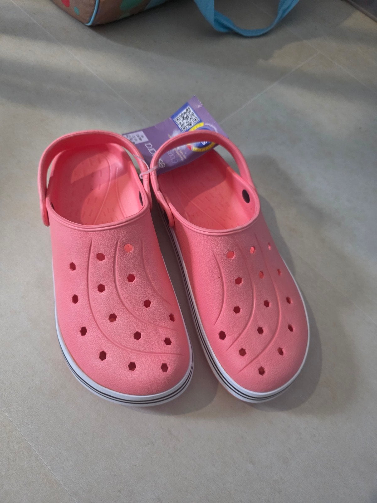 Roze Crocs-stijl klompen, maat 40/41, Slippers, Nieuw, Ophalen of Verzenden, Onbekend