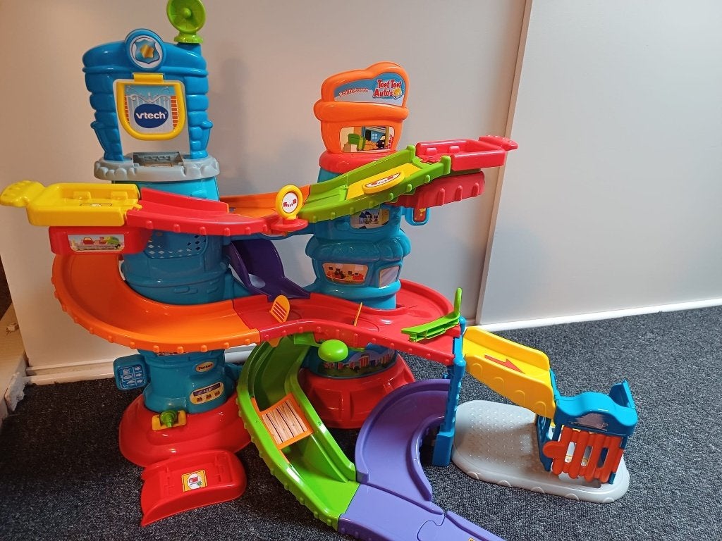 Vtech toet toet politiebureau en vliegveld + extra's, Ophalen, Gebruikt, 2 tot 4 jaar