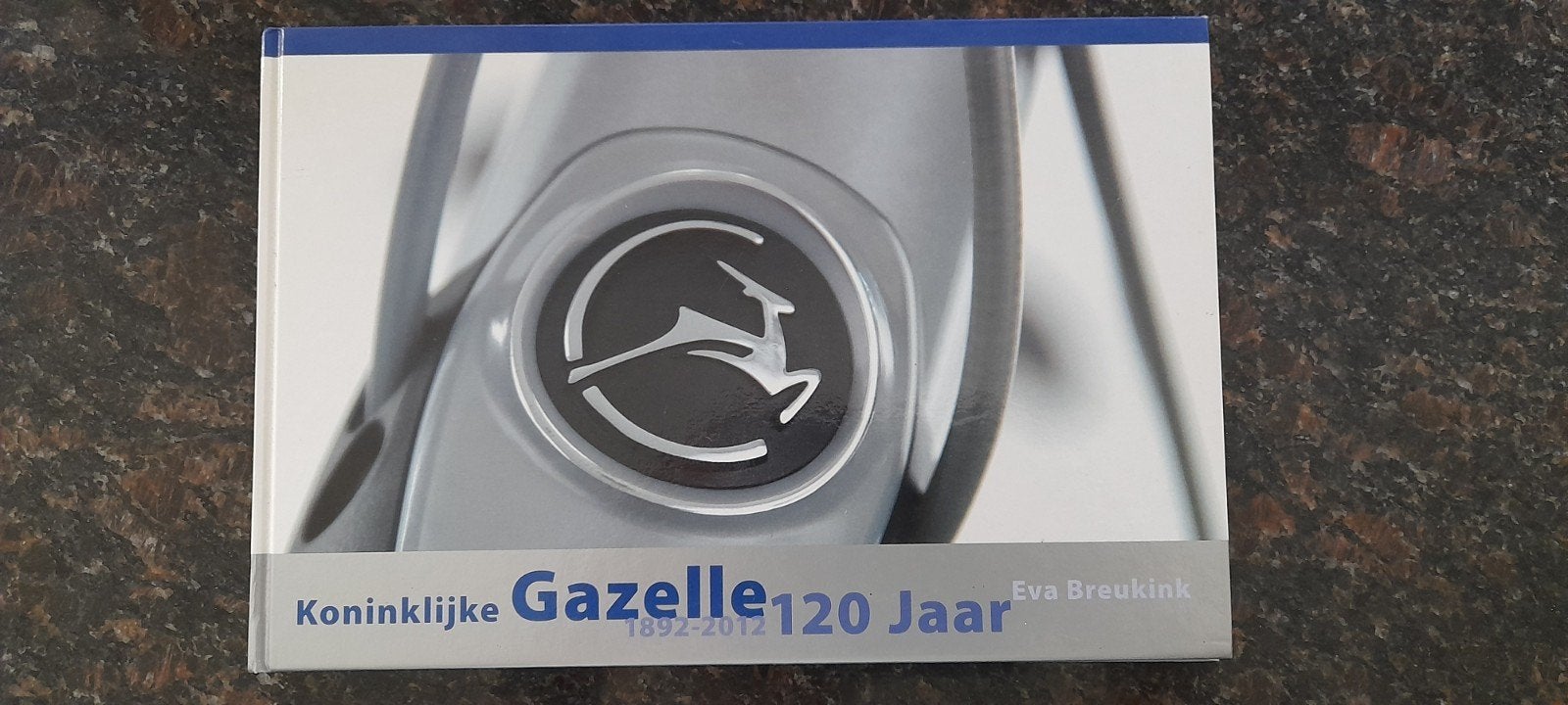 Koninklijke Gazelle 120 Jaar Boek - Geschiedenis Fietsen, Ophalen of Verzenden, Zo goed als nieuw, Algemeen, Eva Breukink