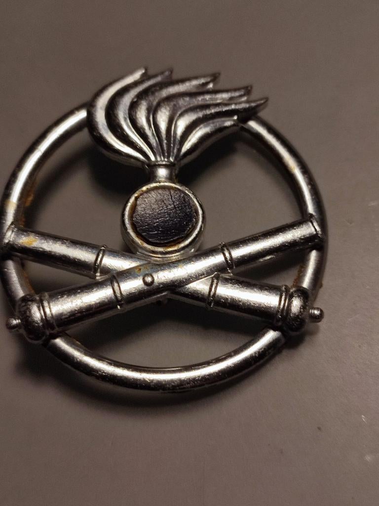 Italie  ,baret embleem, Ophalen of Verzenden, Landmacht, Nederland, Embleem of Badge