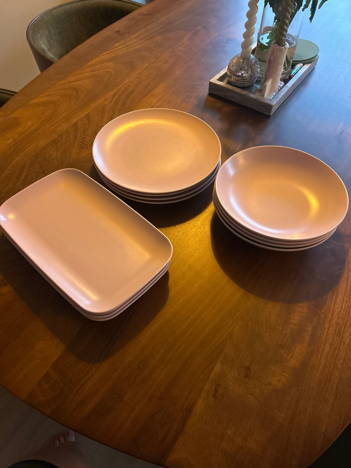 Set van ikea: 4 roze borden, 4 roze bowls en 4 rechthoekige, Ophalen, Keramiek, Zo goed als nieuw, Bord(en)