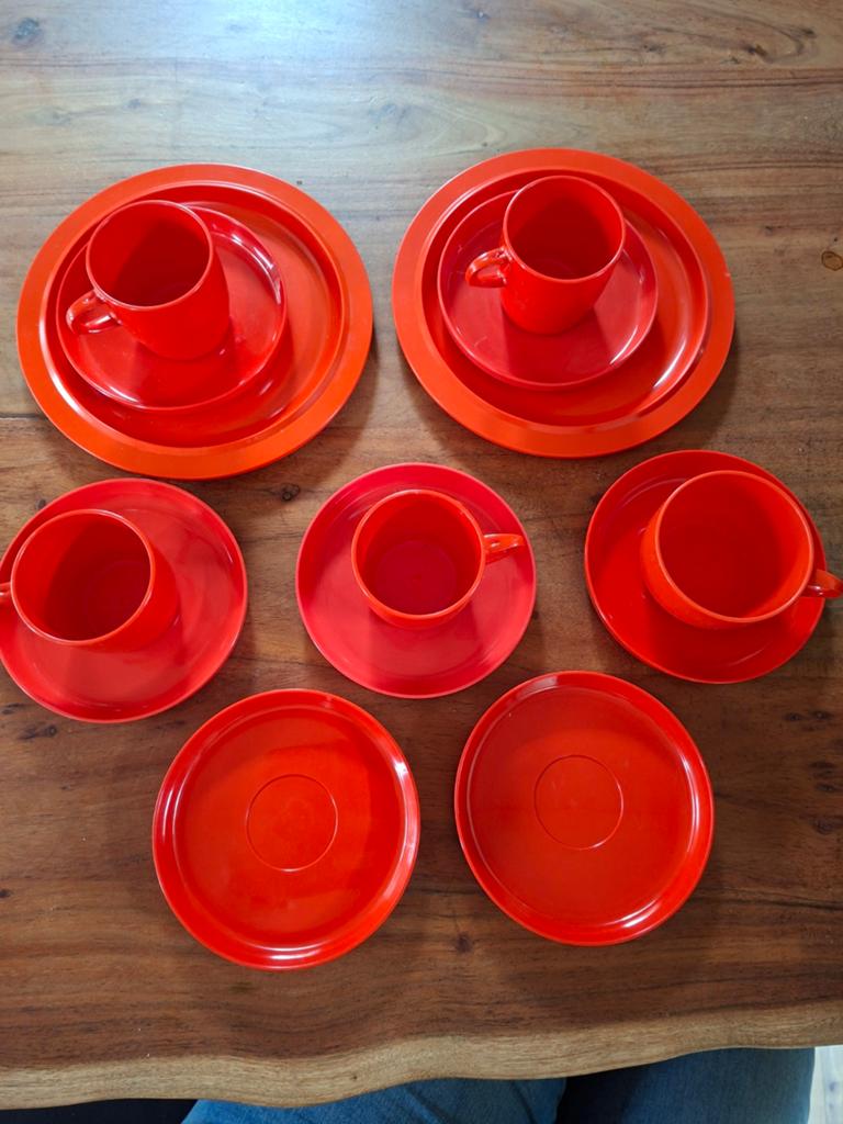 Retro oranje rood mepal 5x kop en 7x schotels 2x bord, Caravans en Kamperen, Kampeeraccessoires, Gebruikt, Ophalen of Verzenden