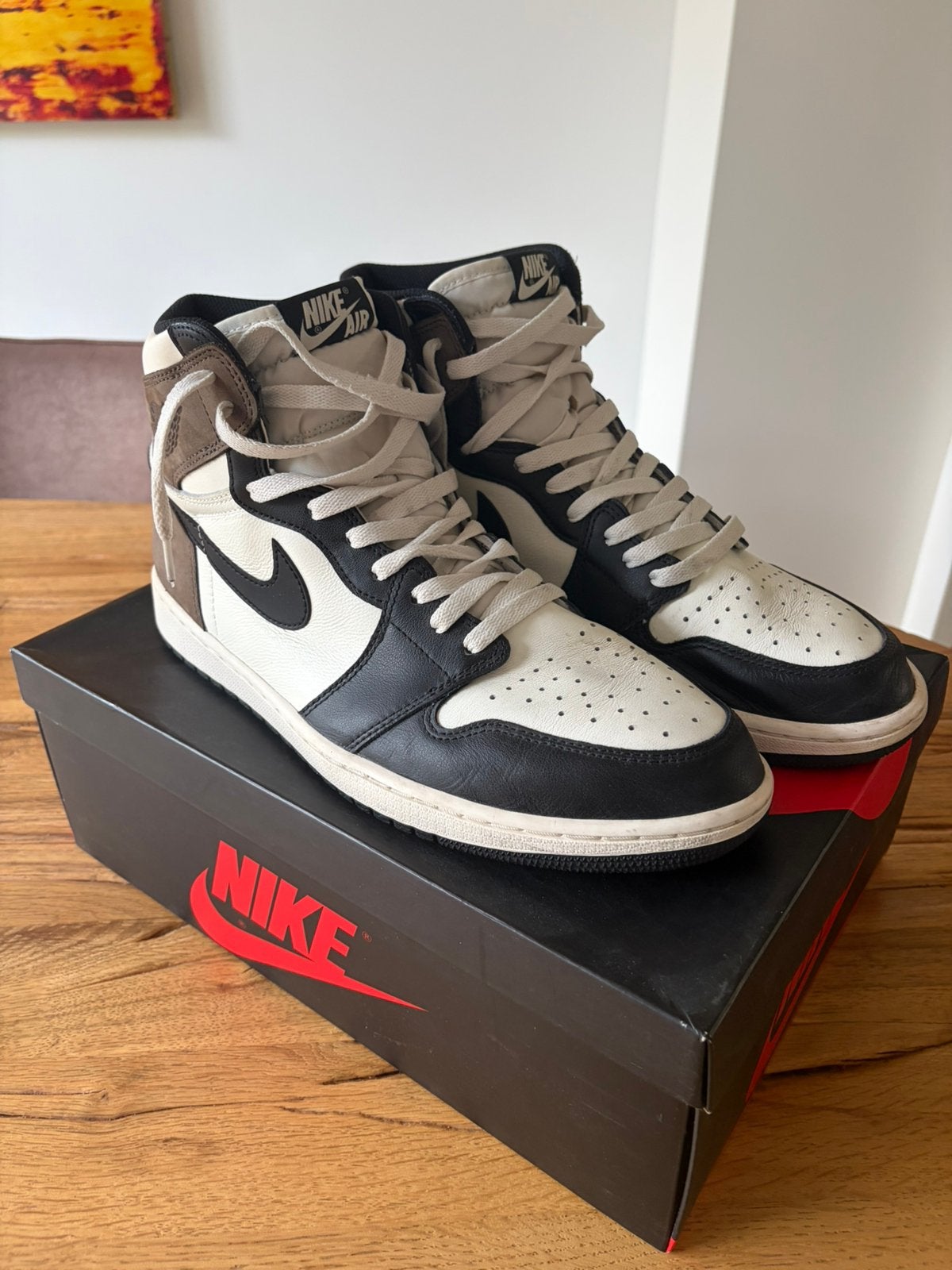 Jordan 1 Dark Mocha 47,5, Ophalen of Verzenden, Zo goed als nieuw, Bruin, Sneakers of Gympen