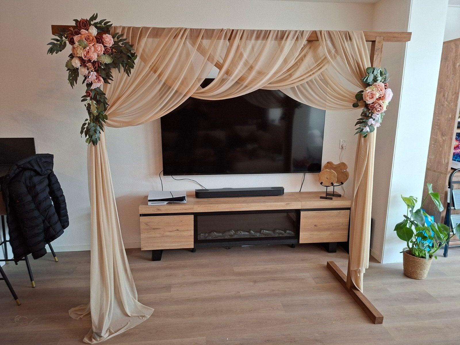 Trouwboog, schildersezel tbv welkomsbord en rozenboog., Ophalen, Zo goed als nieuw, Versiering, Geboorte of Huwelijk