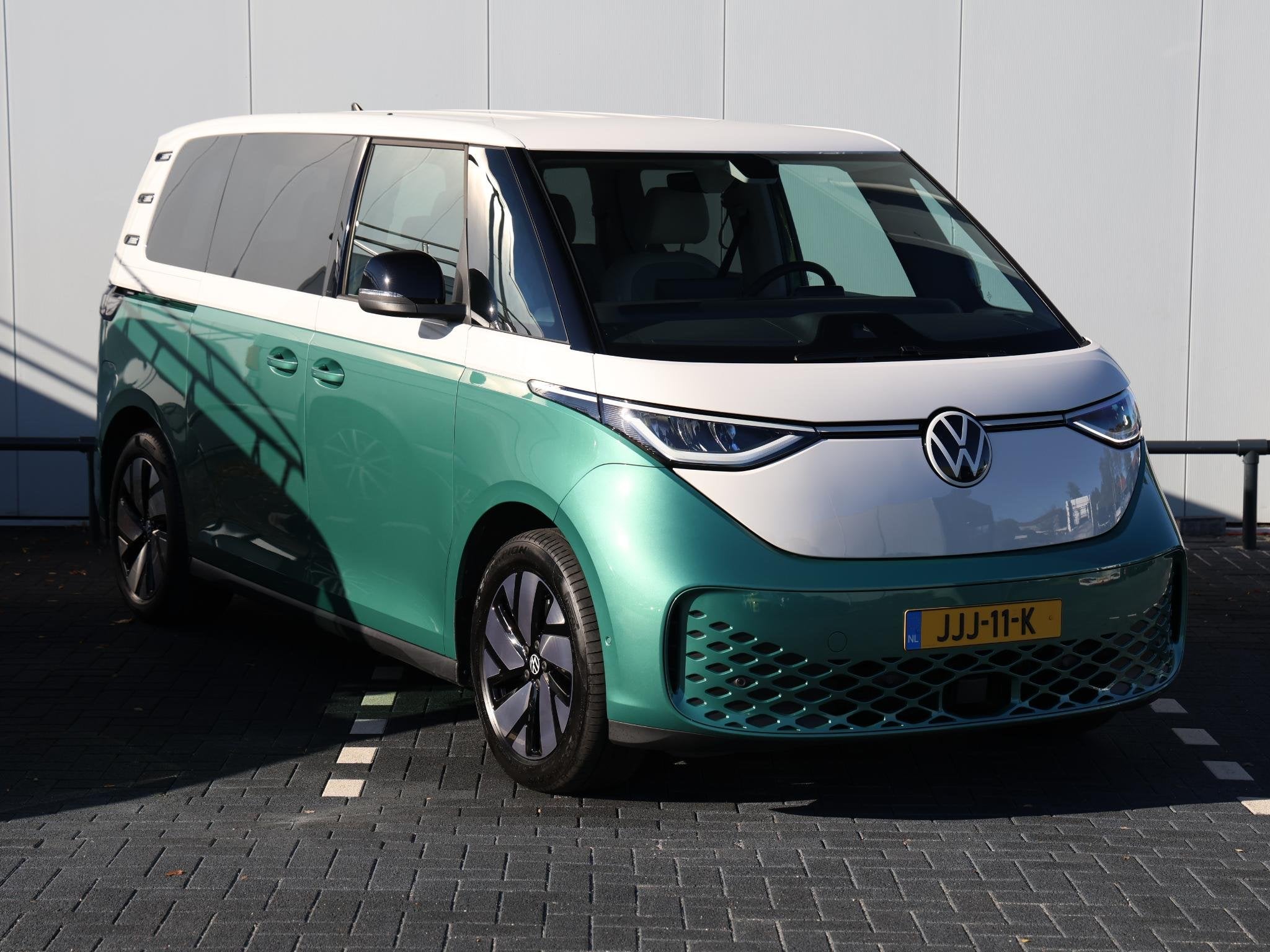Volkswagen ID. Buzz Pro Bulli 79 kWh 286PK | ACC | LED | Cam, Auto's, Automaat, Verwarmde buitenspiegels, Leder en Stof, Wit