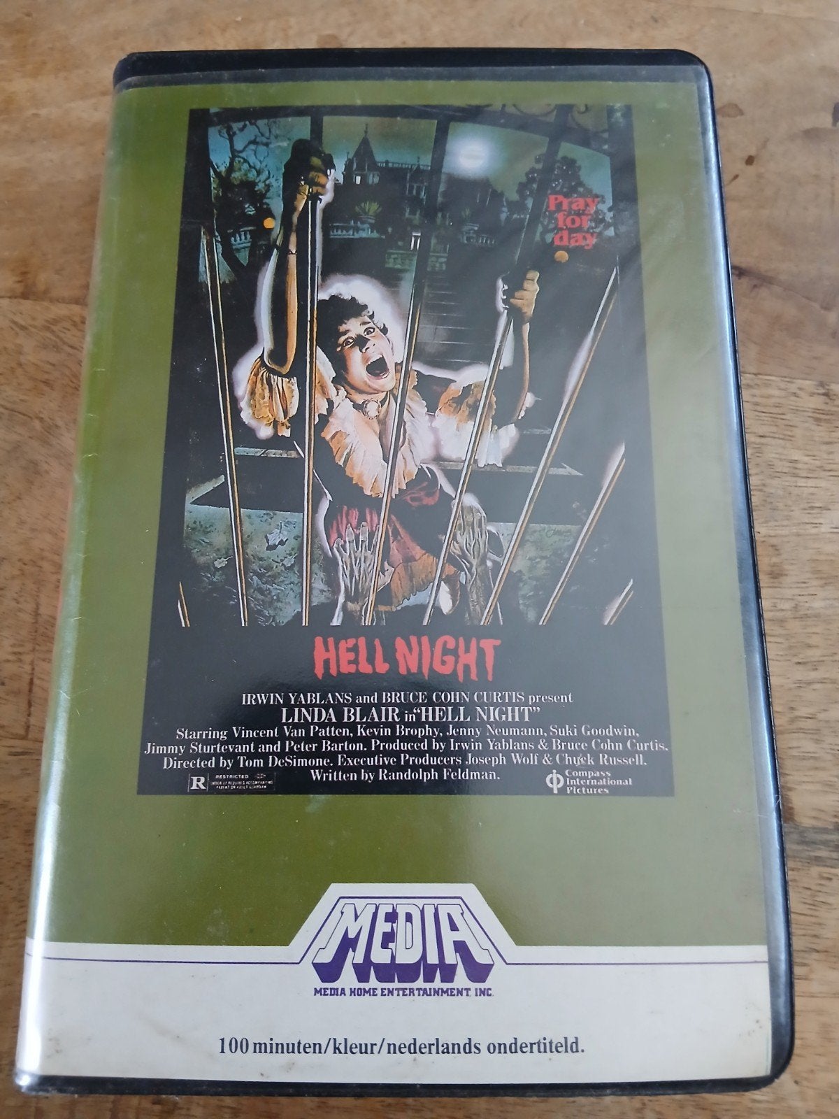 HELL NIGHT * VHS * EX VIDEOTHEEK RENTAL *, Vanaf 18 jaar, 1 speler, Ophalen of Verzenden, Zo goed als nieuw