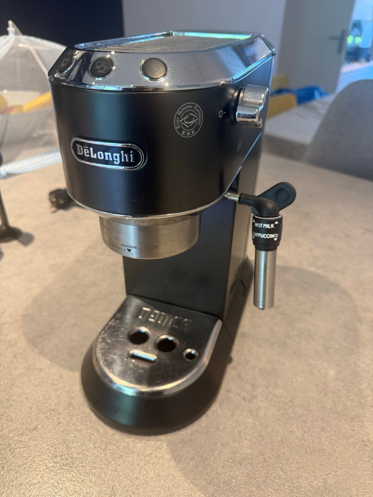 De'Longhi Dedica Style EC685.BK Espressomachine, Ophalen, Gebruikt, Espresso apparaat, Gemalen koffie