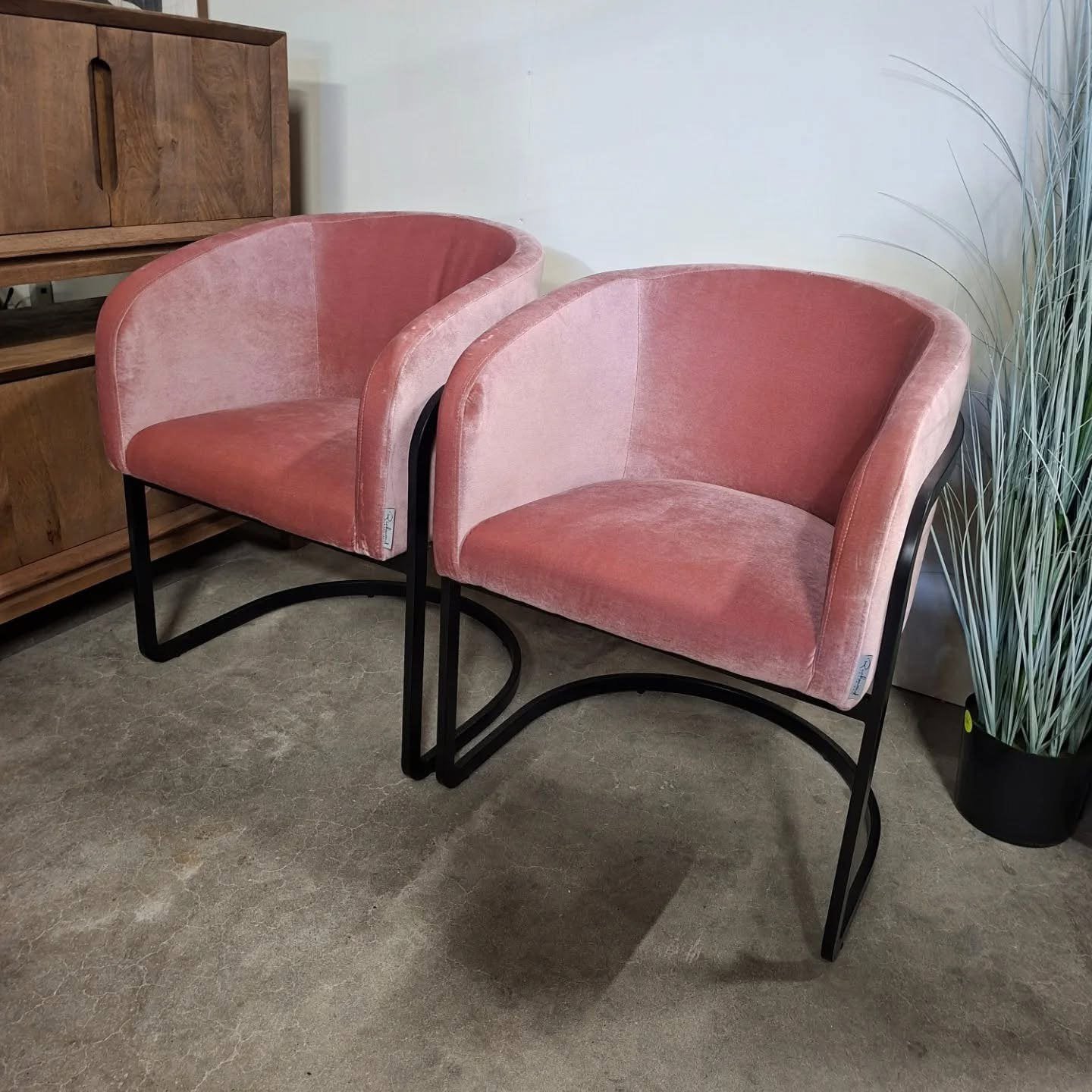 2x Eetkamerstoel Chiara Blush roze Velvet Richmond Interiors, Huis en Inrichting, Stoelen, Ophalen, Richmond interiors, Twee, Overige kleuren