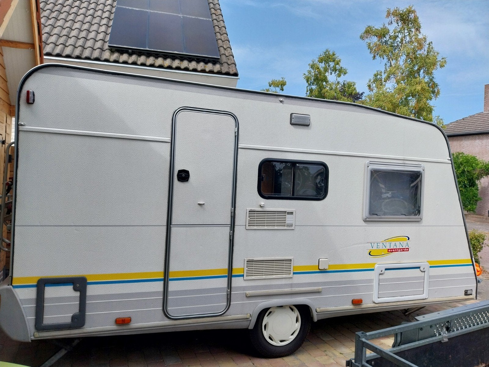 Bürstner Ventana 420 TN - Compacte en complete car, Vast bed, Ringverwarming, Treinzit, Tot en met 3