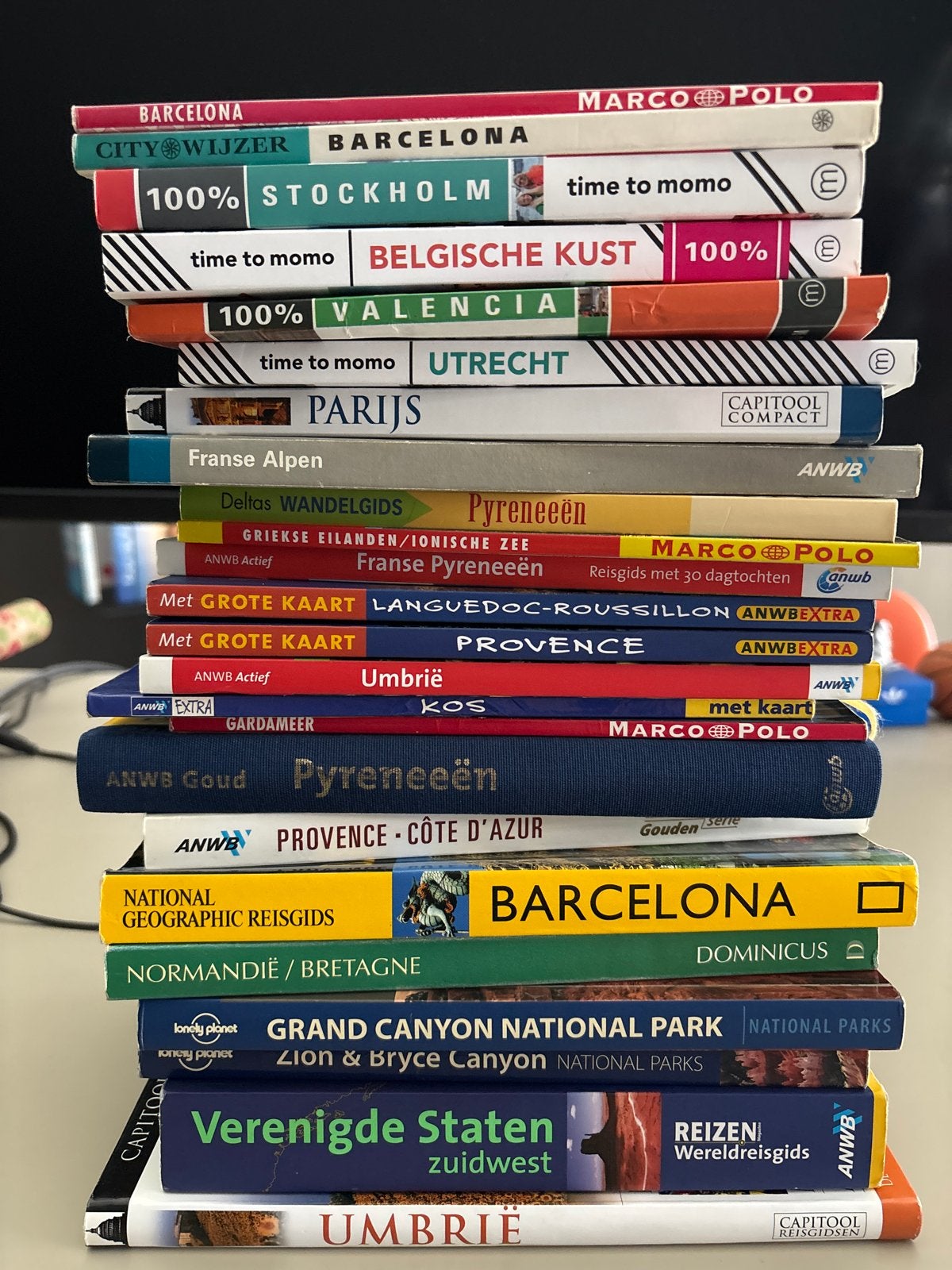 20 reisgidsen voor diverse bestemmingen, Boeken, Europa, Ophalen of Verzenden, Reisgids of -boek, Gelezen
