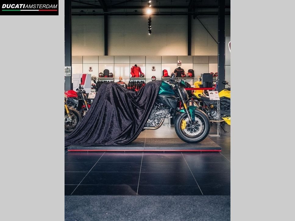 DUCATI Monster V2 (bj 2026) 0 km, DUCATI, 2 cilinders, 890 cc, Motorrijbewijs A