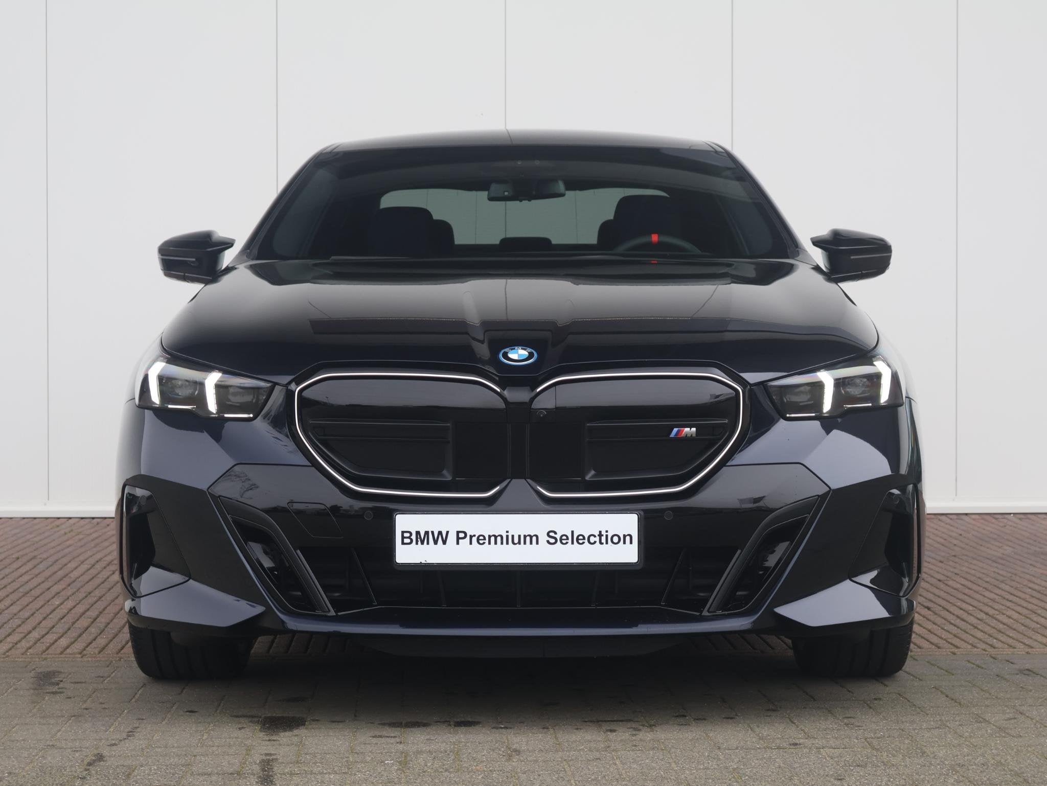 BMW i5 M60 xDrive | Sportpakket Pro | Equipment Pack Pro | T, Automaat, 2270 kg, Zwart, Zwart