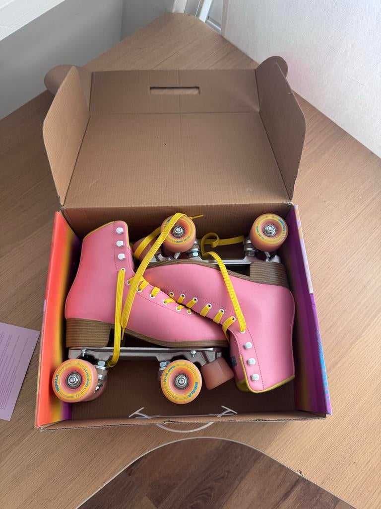 Impala roze rolschaatsen met gele veters maat 39, Sport en Fitness, Skeelers, Overige typen, Nieuw, Dames, Ophalen