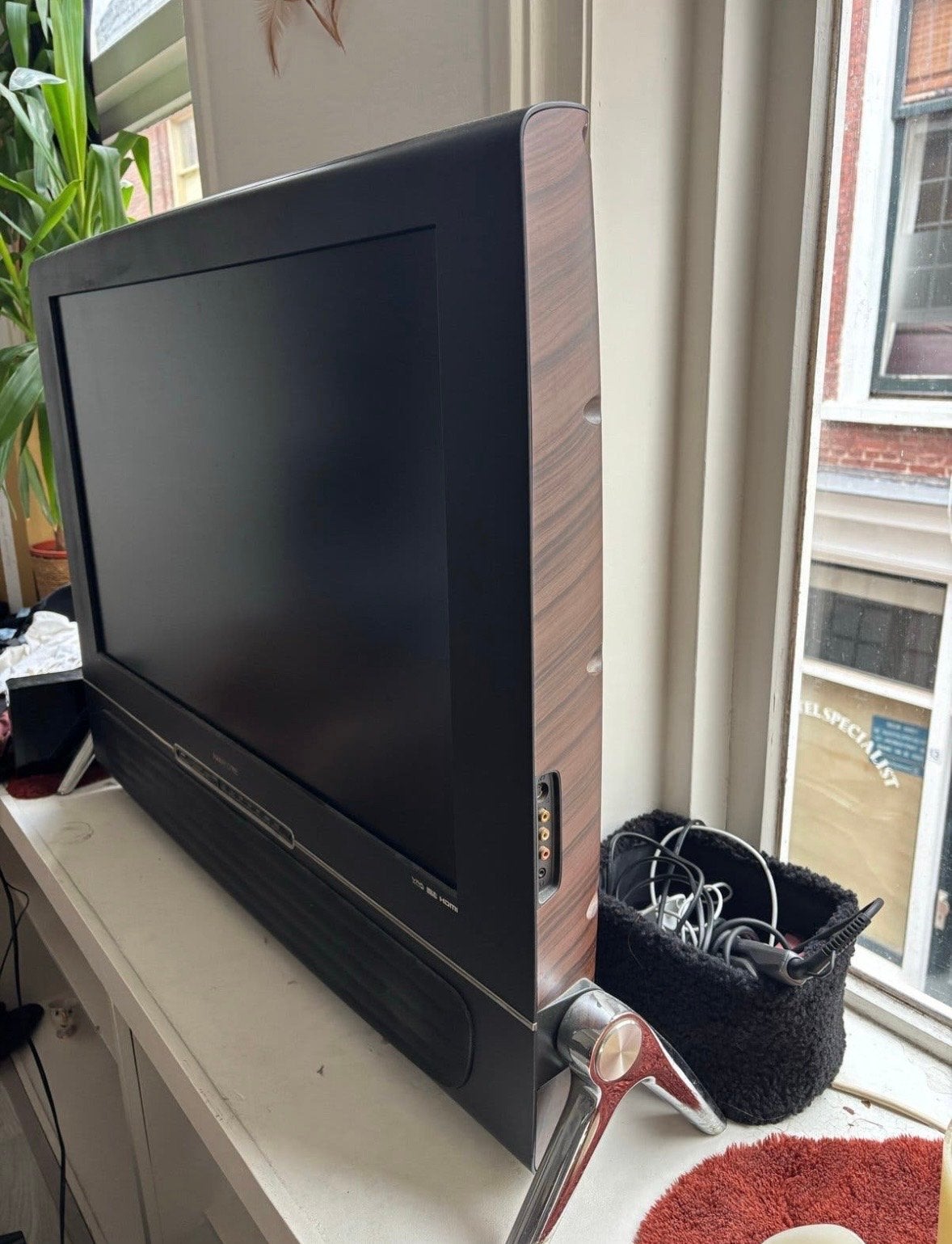 Hannspree vintage TV met houten afwerking en chromen poten, Ophalen, Gebruikt, 50 Hz, 80 tot 100 cm