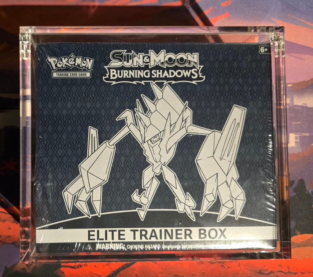 Pokemon TCG - Burning Shadows Elite Trainer Box, Ophalen of Verzenden, Zo goed als nieuw, Overige typen