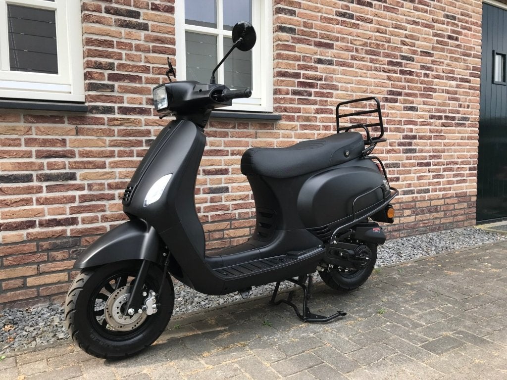 SENZO RIVA LUX BJ 2026 GTS TOSCANA LA SOURIS SOURINI VX50 VX, Fietsen en Brommers, Scooters | Overige merken, Ophalen, Maximaal 45 km/u