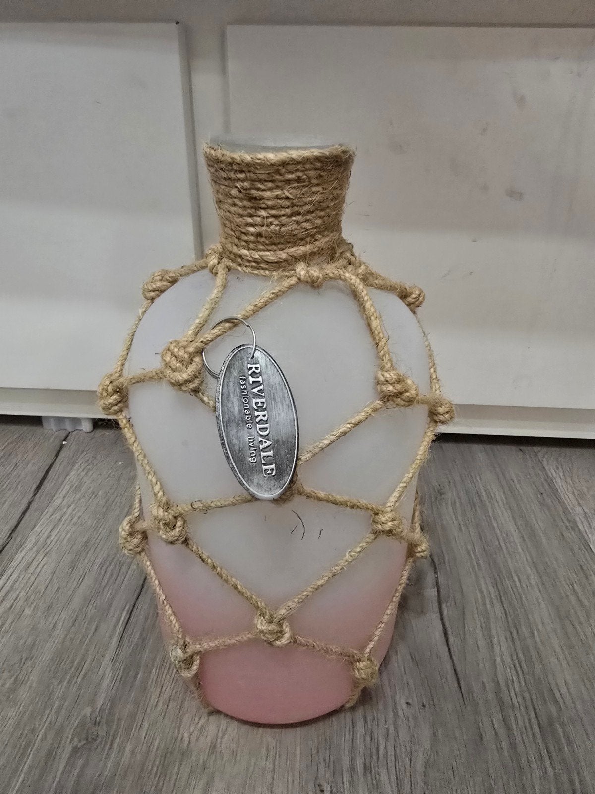 Riverdale Punta vaas 25 cm - Zo goed als nieuw, Met patroon/structuur, Ophalen of Verzenden, Roze, Glas