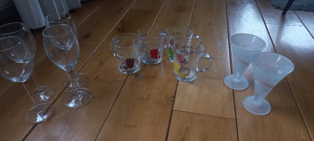 Divers glaswerk: wijnglazen, bier, karaf, mokken, ijscoupes, Ophalen of Verzenden, Zo goed als nieuw, Overige typen