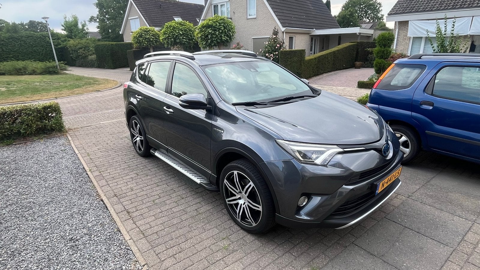 Toyota Rav4 2.5 Vvt-i Hybrid 197pk 2WD Aut 2017 Grijs, Ophalen