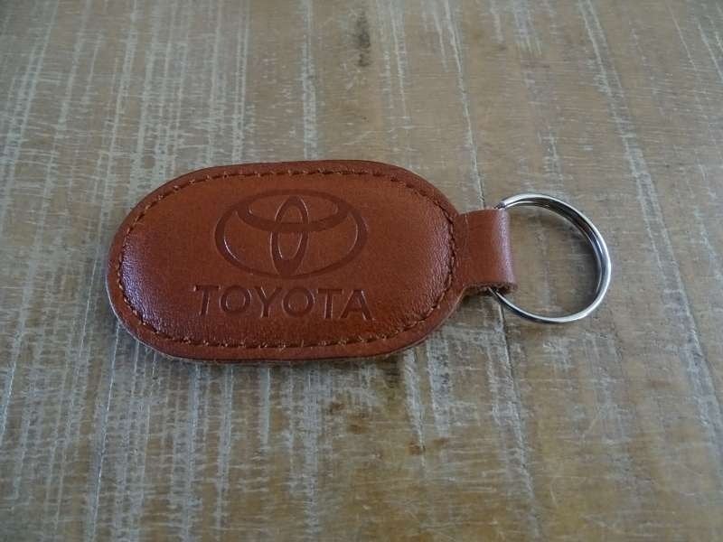 Toyota Sleutelhanger lederlook - Logo Toyota Sleutelhanger, Verzamelen, Verzenden, Gebruikt, Auto's