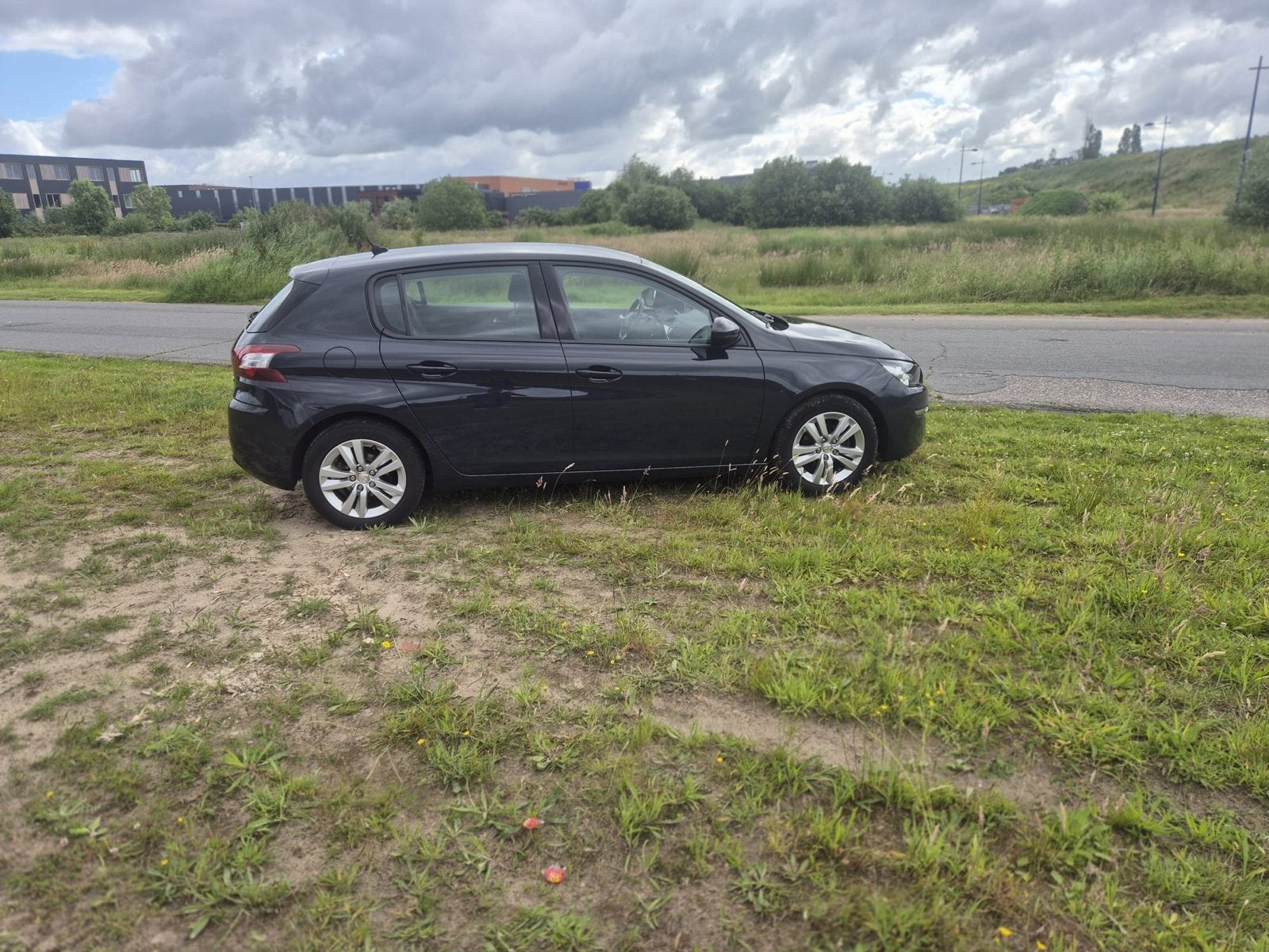 Peugeot 308 1.2E-THP 81/110 5-D 2017 Grijs, Voorwielaandrijving, 1199 cc, 1055 kg, 49 €/maand