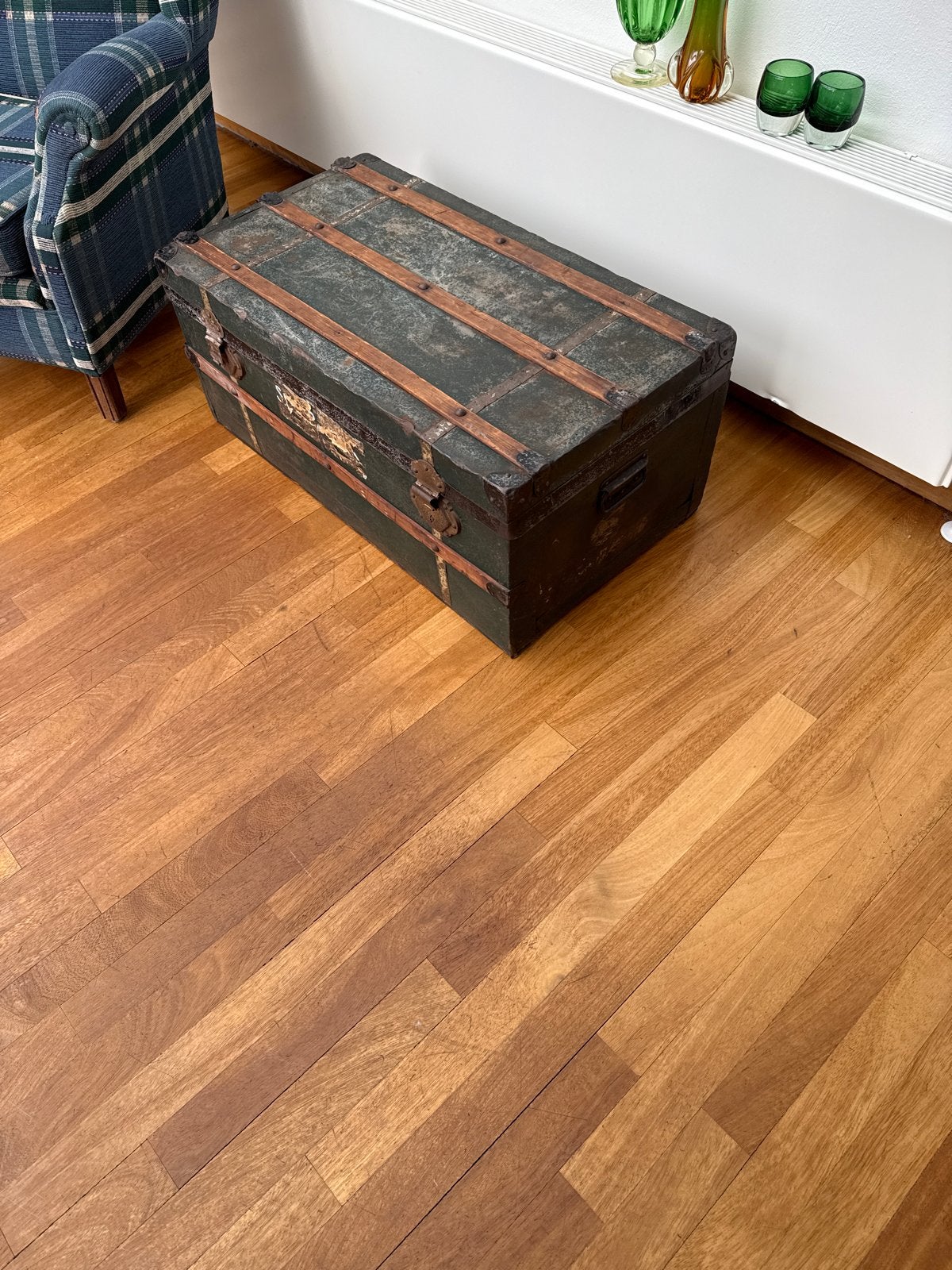 Oude houten kist/ hutkoffer, Ophalen