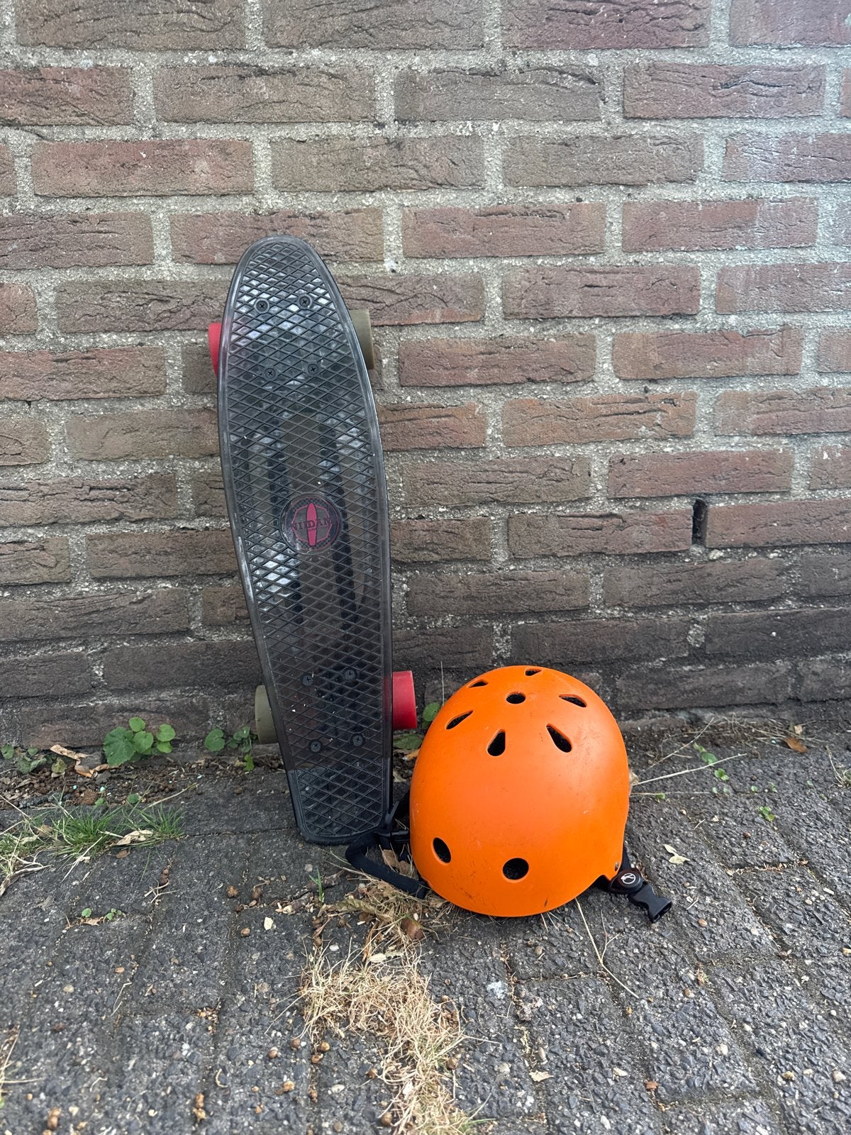 Pennyboard met helm gebruikt, Sport en Fitness, Skateboarden, Ophalen, Gebruikt, Skateboard