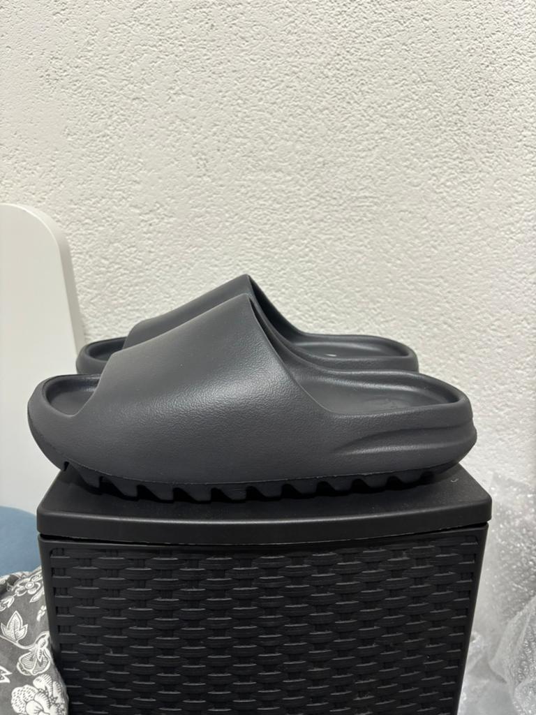 Yeezy Slides, Kleding | Heren, Schoenen, Slippers, Zwart, Nieuw, Ophalen of Verzenden