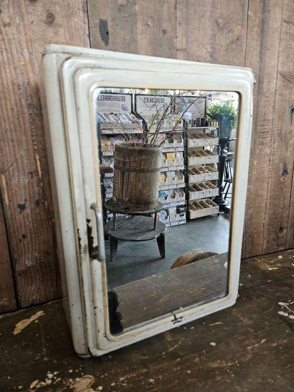 oud medicijnkastje ``WOONWINKEL RUSTIEK``, Ophalen of Verzenden