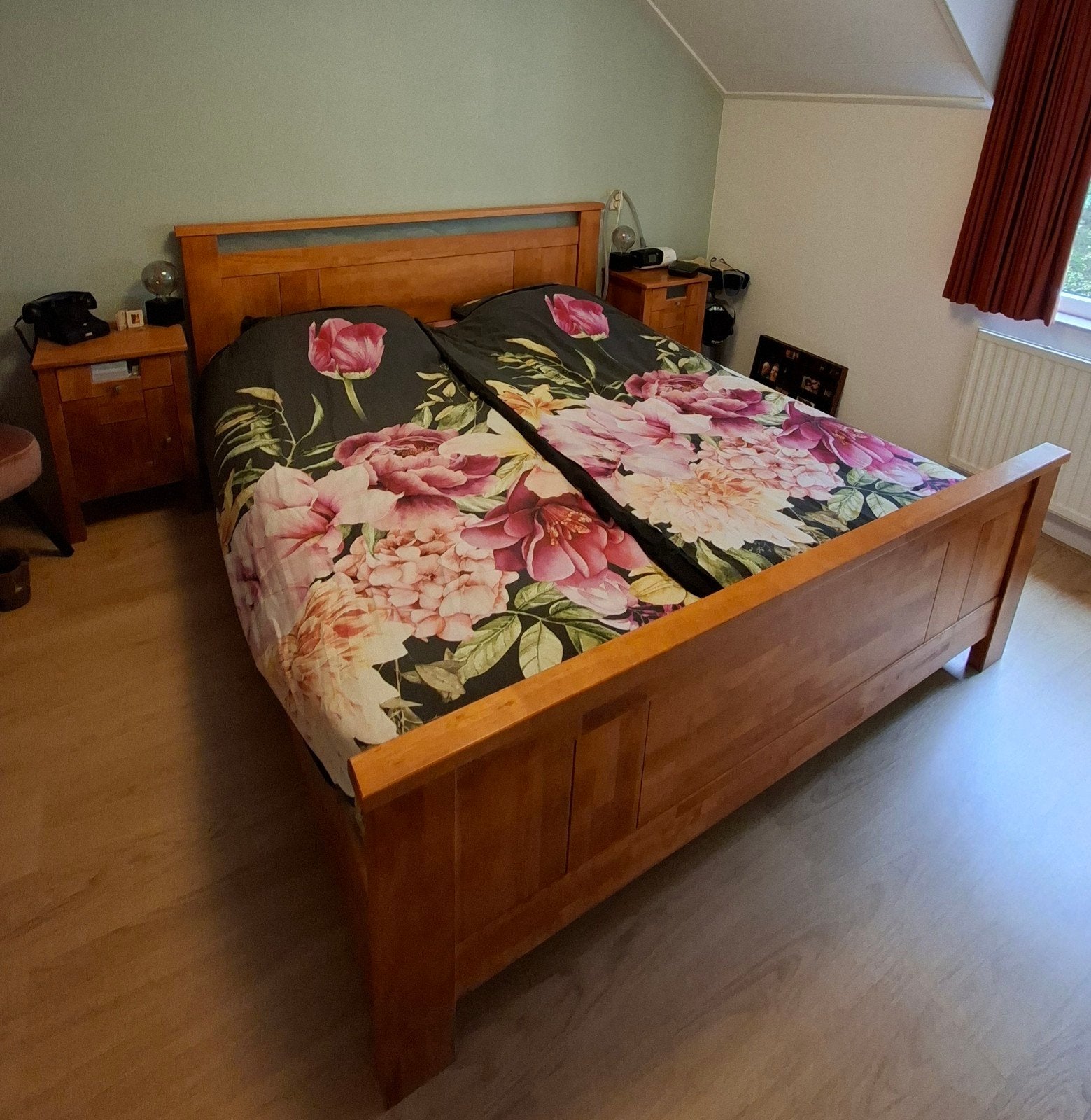 te koop bed 210x180, 2 nachtkastjes en commode, Huis en Inrichting, Ophalen, 210 cm, Tweepersoons, 180 cm