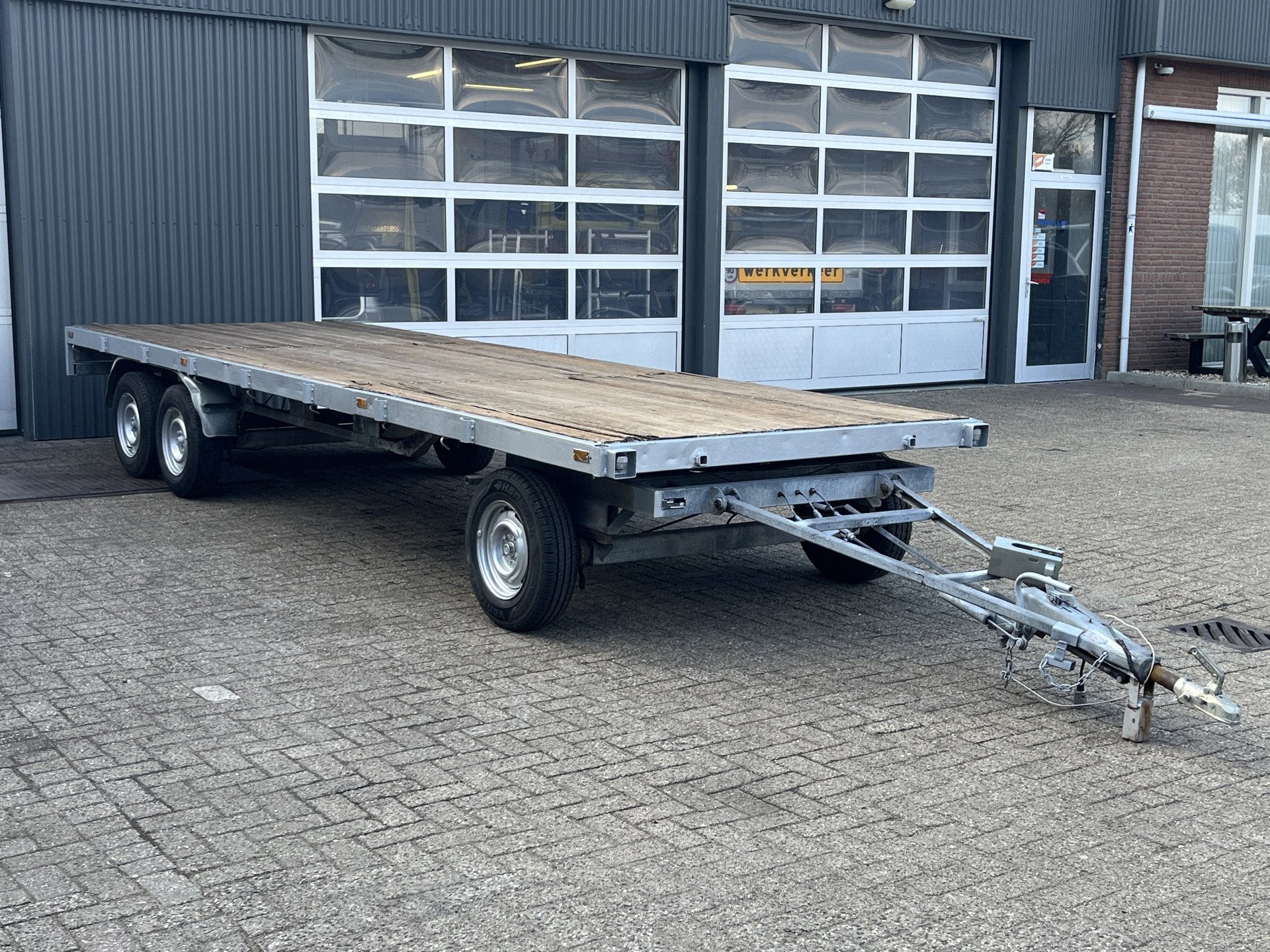 Hapert V3500 Aanhanger 6.0 Meter Plateauwagen Openlaadbak Pi, Dani Autobedrijven B.V., Gebruikt, Verkoop@daniautomobielen.nl, Ootmarsumseweg 110
7665SE  ALBERGEN, NL
