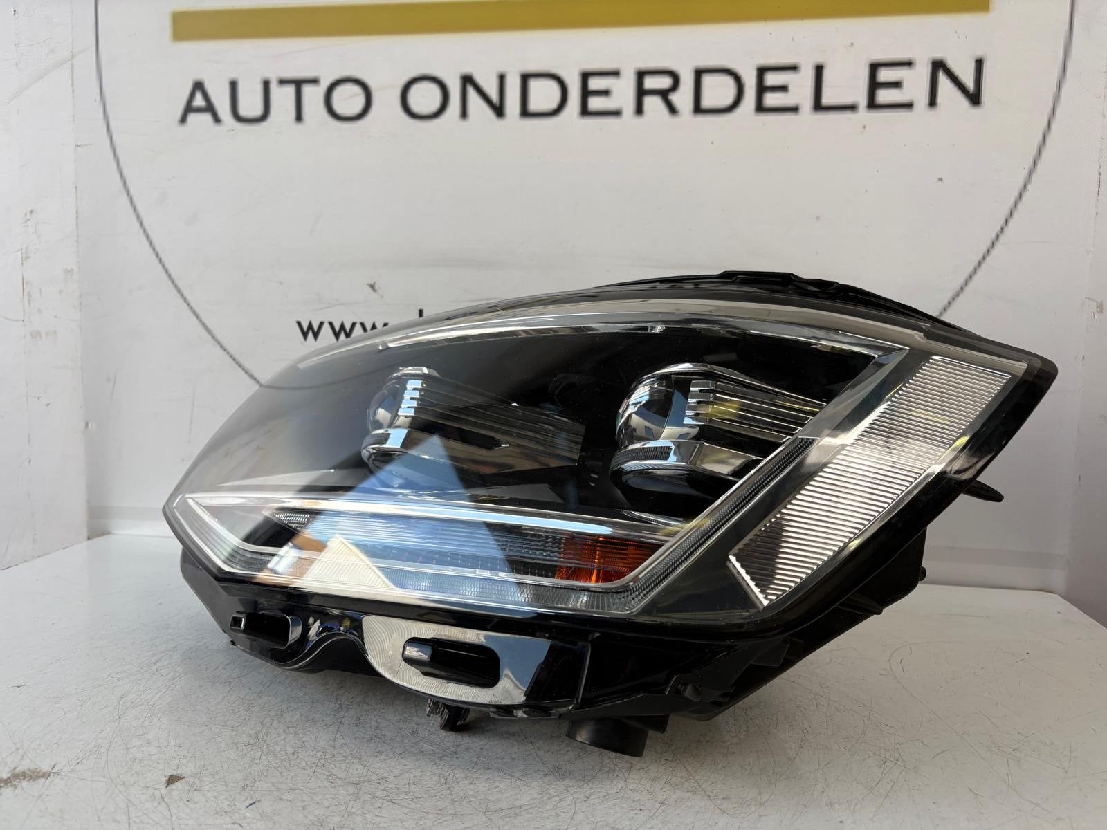 VW TRANSPORTER T6 VOL LED KOPLAMP LINKS 7E1941035A 2015-, Gebruikt, Volkswagen, Volkswagen AG, Berliner Ring 2
38440  Wolfsburg, DE