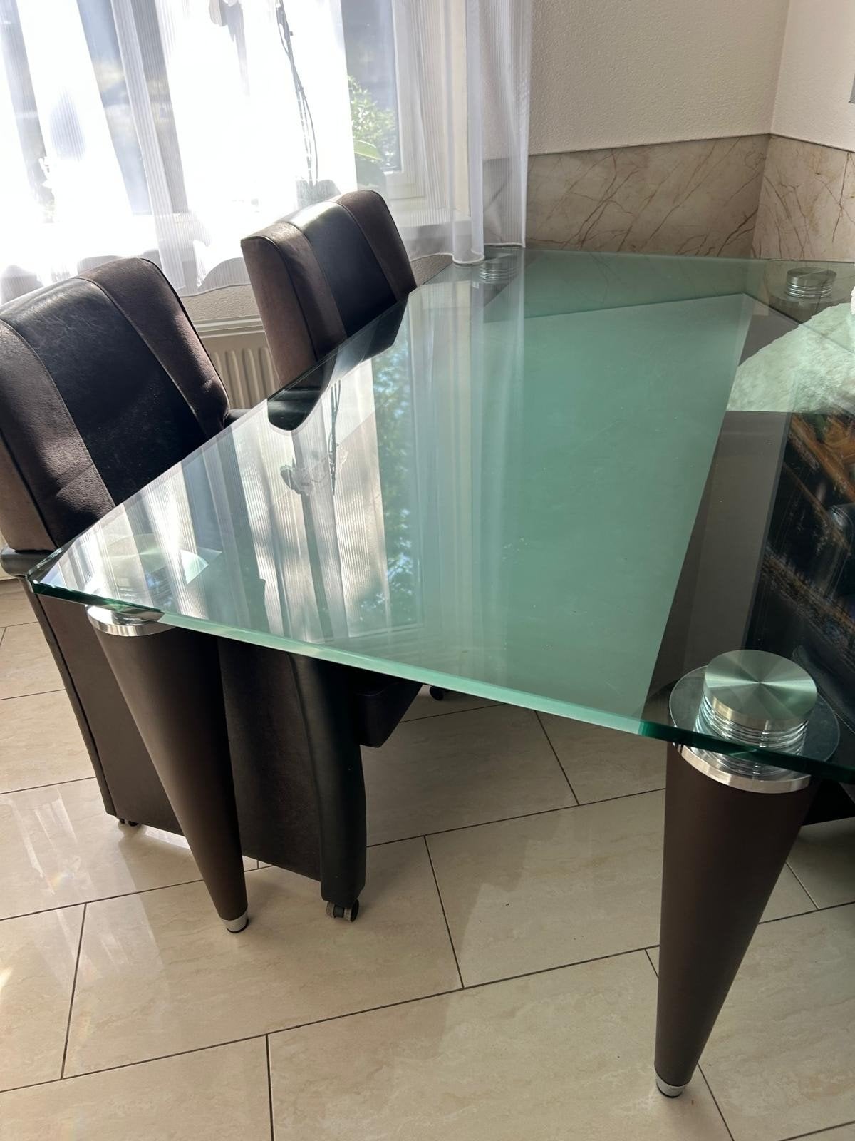 zware glazen eettafel, en eventueel een salontafel., Huis en Inrichting, Complete eetkamers, Ophalen of Verzenden, 4 tot 6 stoelen