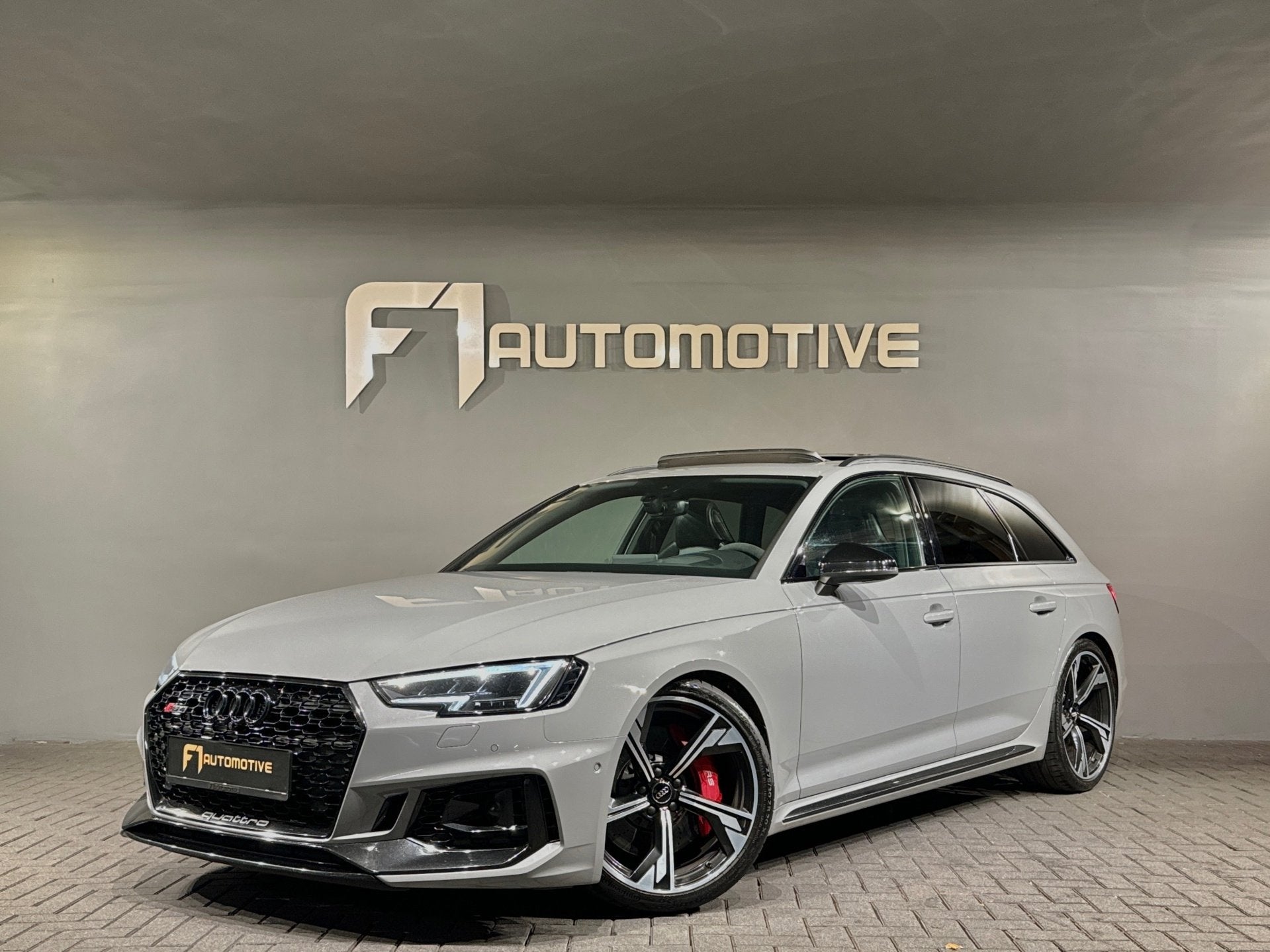 Audi RS4 Avant 2.9 TFSI Quattro Pano|HuD|B&O|Massage|360Cam, Auto's, Audi, Automaat, Gebruikt, Vierwielaandrijving, 6 cilinders